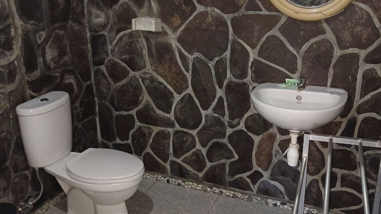 Photo of Bathroom in Bukti