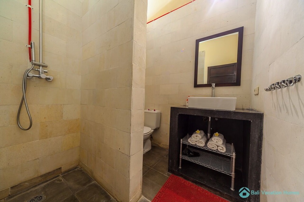Photo of Bathroom in Dencarik