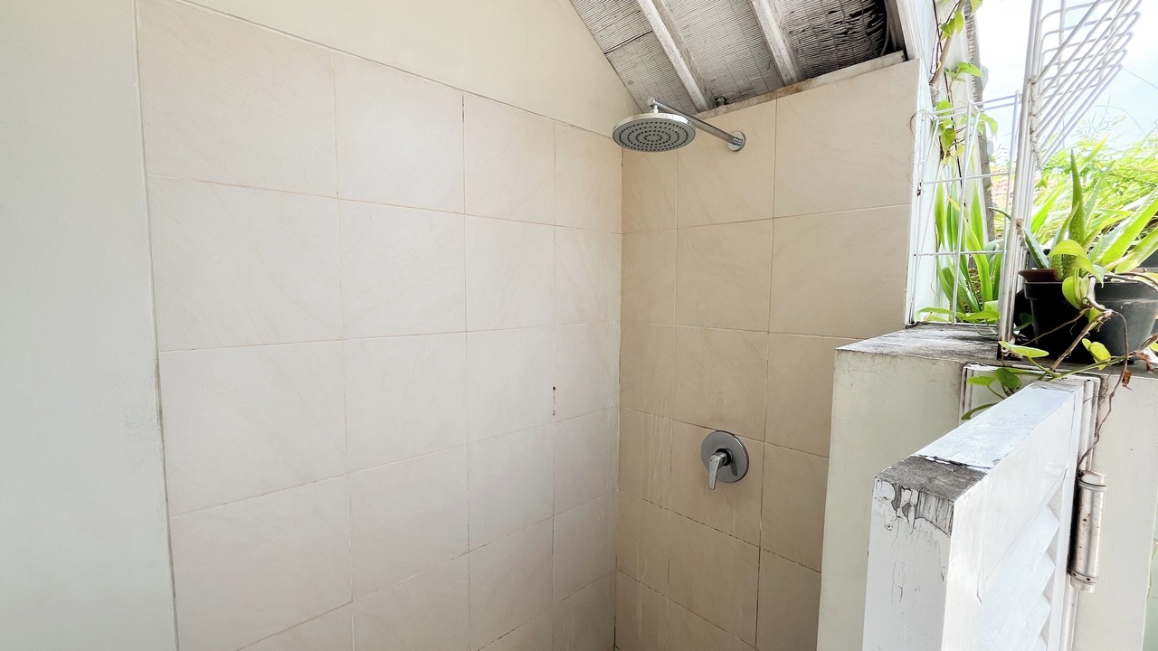 Photo of Bathroom in Laksmana