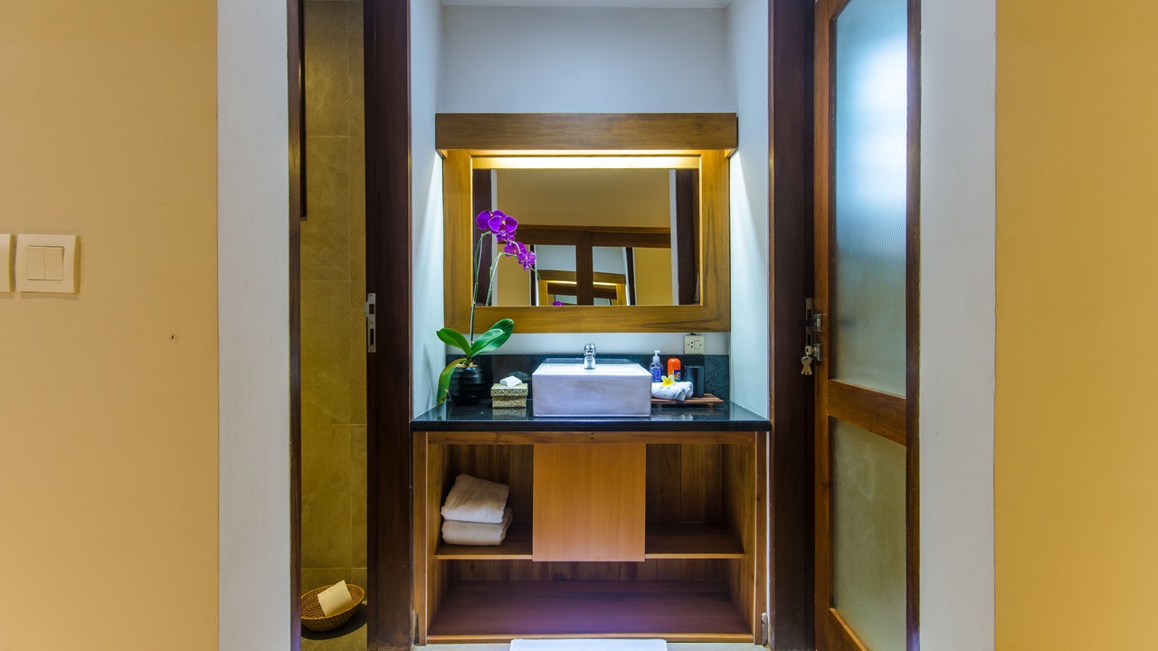 Photo of Bathroom in Petulu