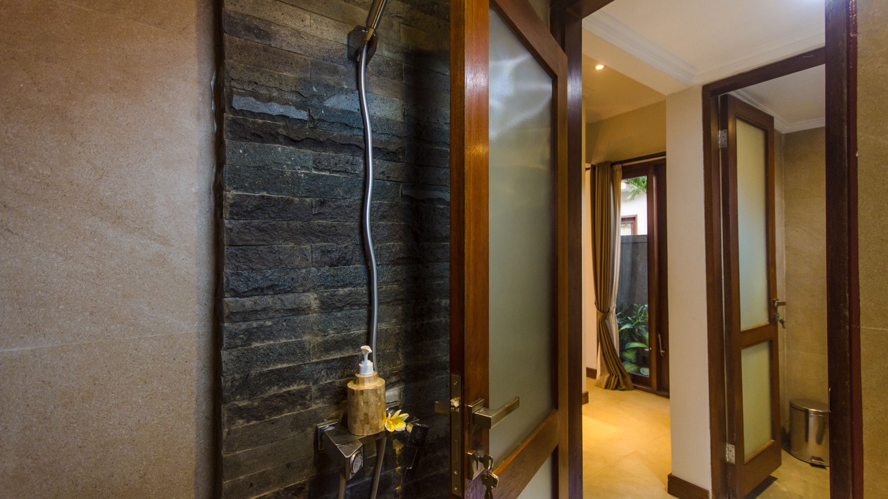 Photo of Bathroom in Petulu