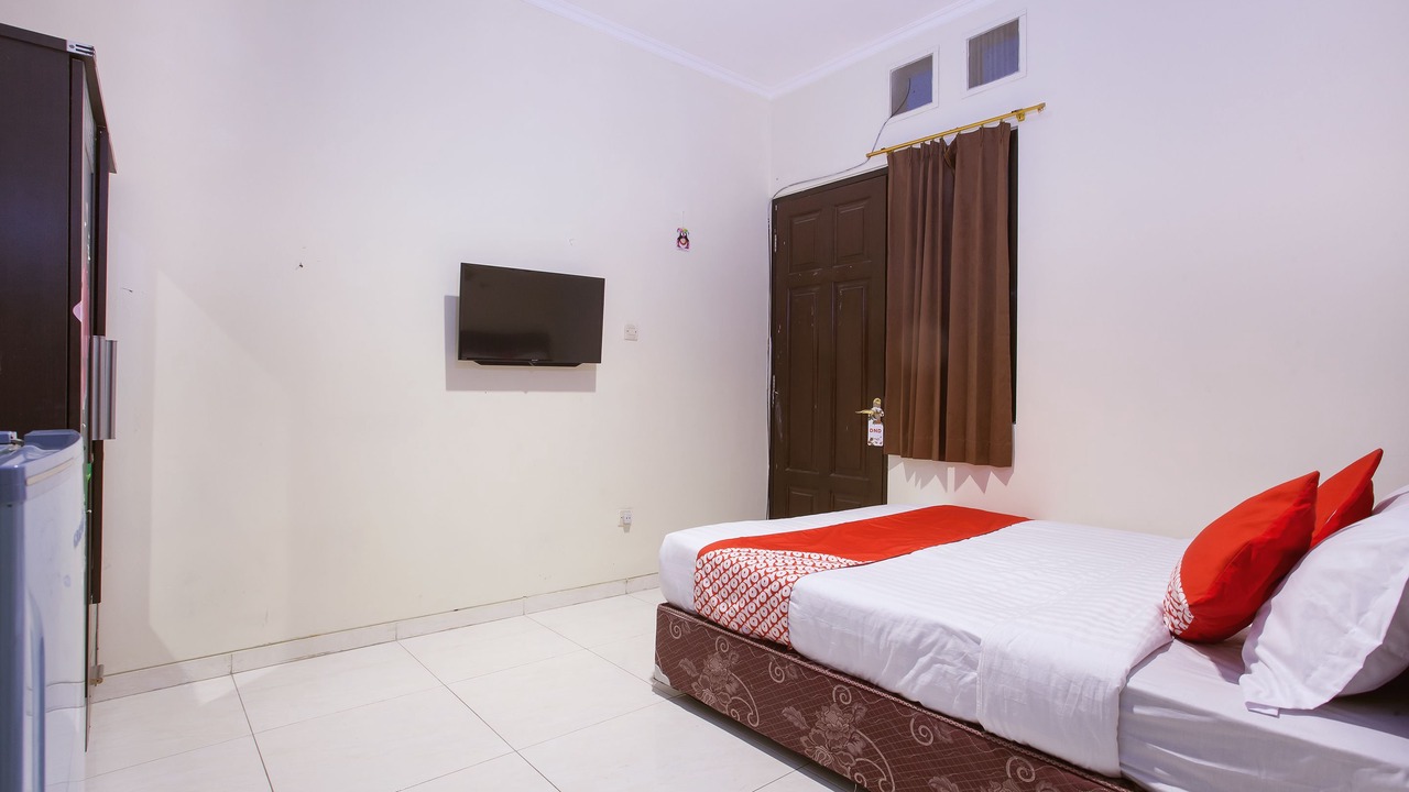Photo of Bedroom in Suko Manunggal