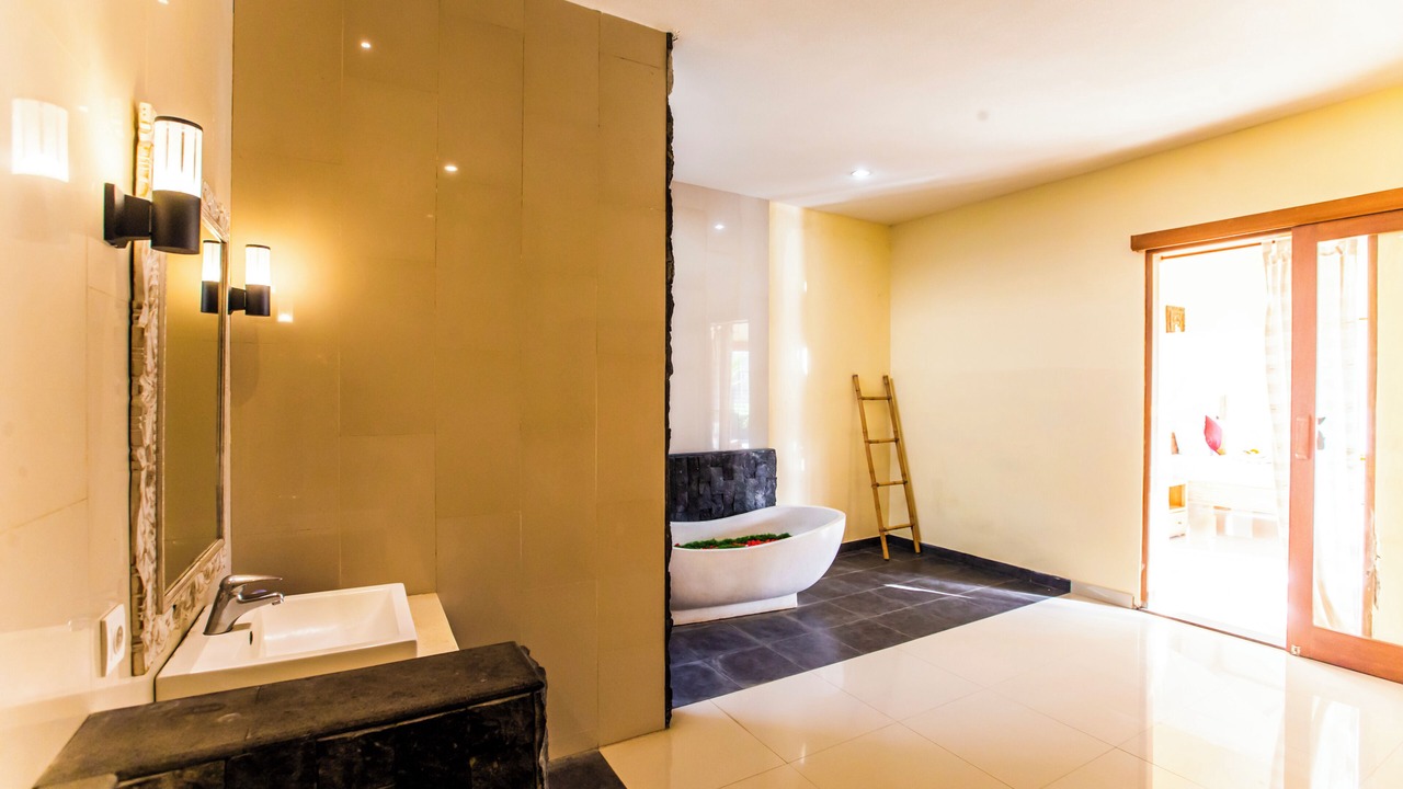 Photo of Bathroom in Lodtunduh