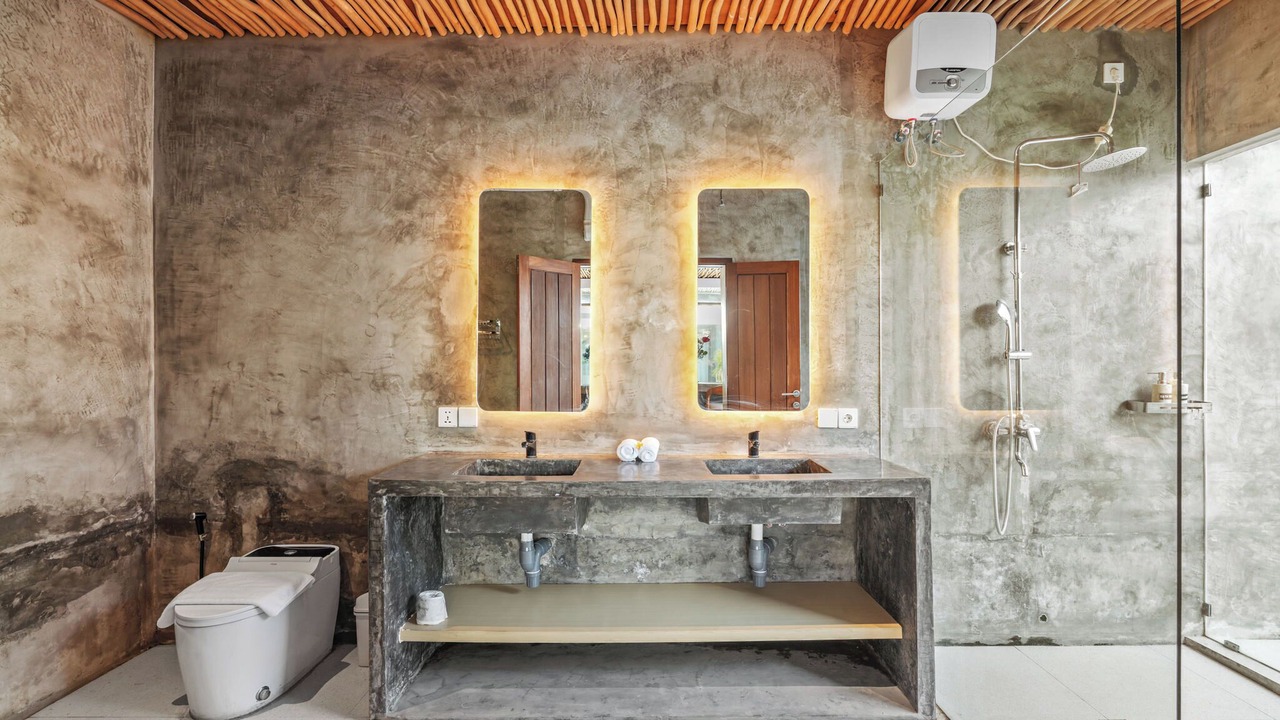 Photo of Bathroom in Sunset Road