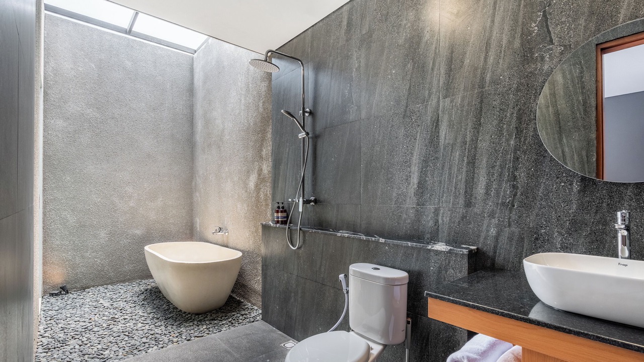 Photo of Bathroom in Padangsambian Klod