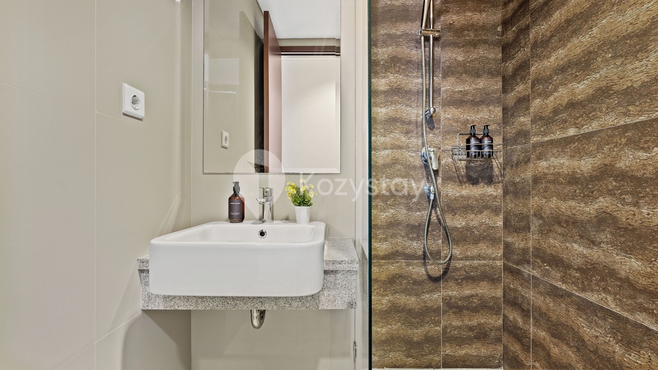 Photo of Bathroom in Chinatown