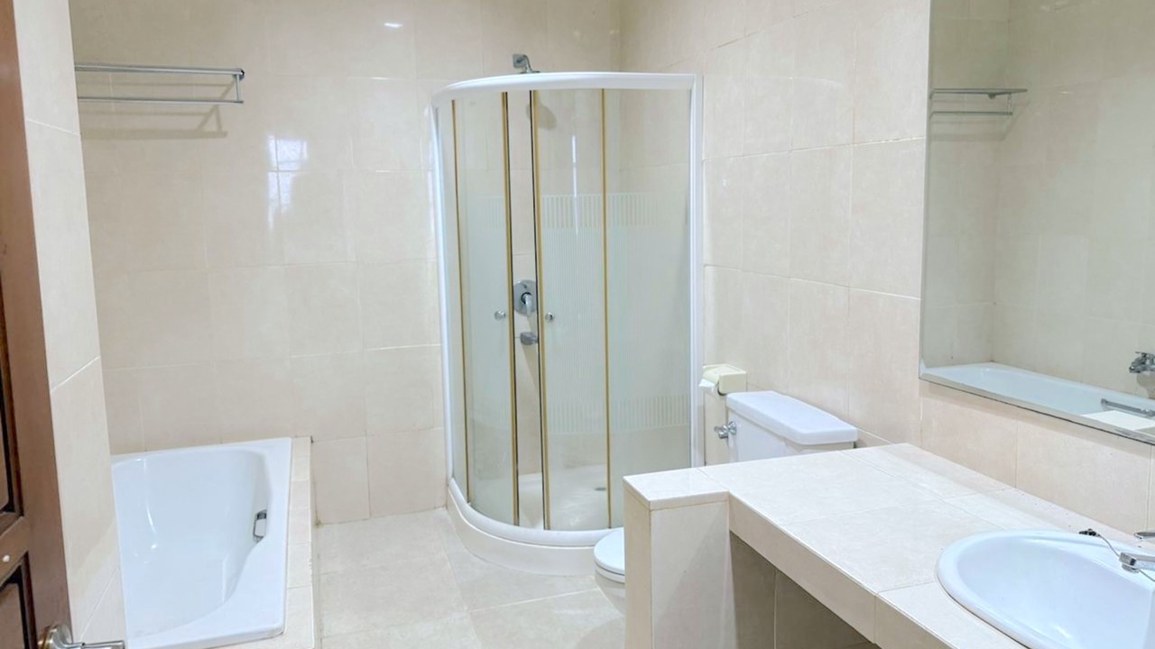 Photo of Bathroom in Batu