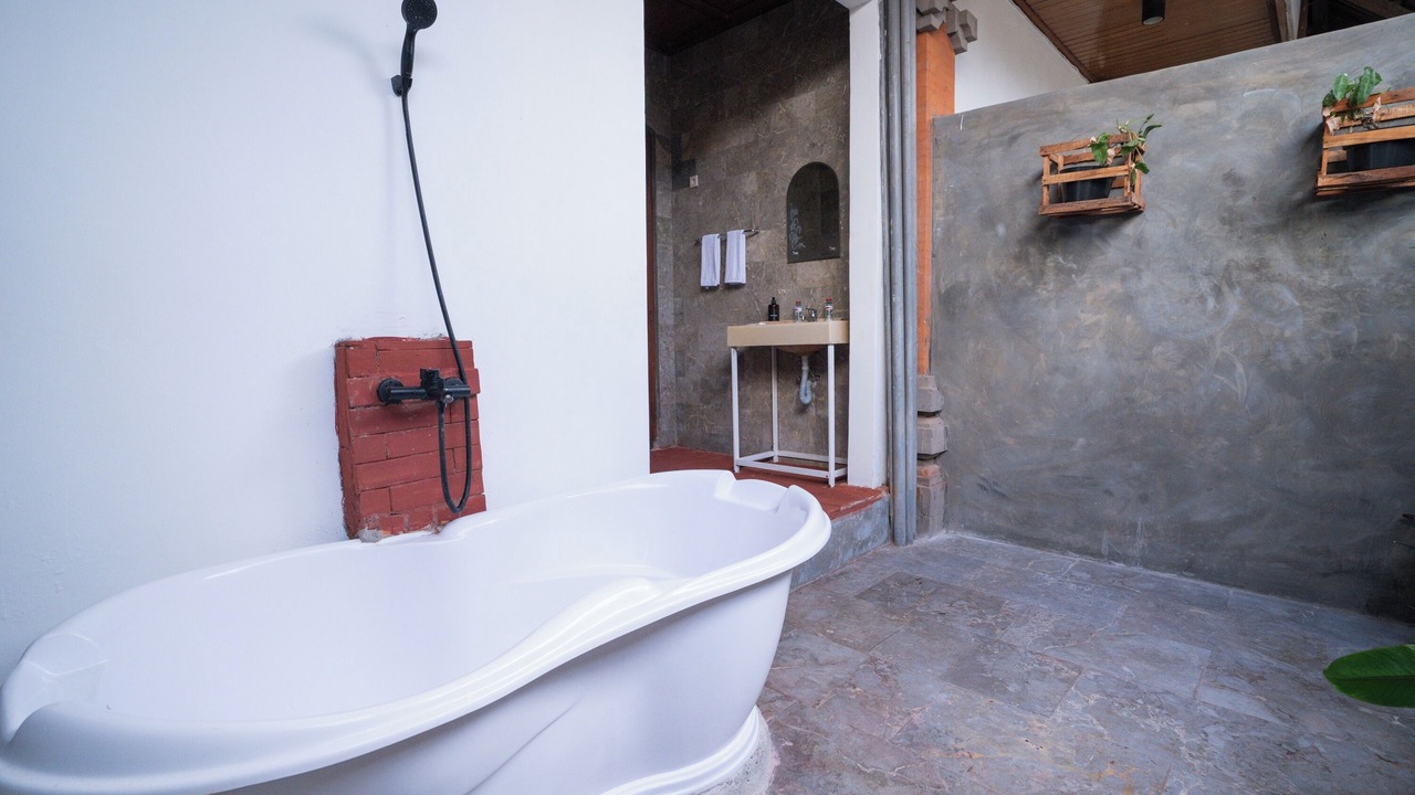 Photo of Bathroom in Kartika Plaza