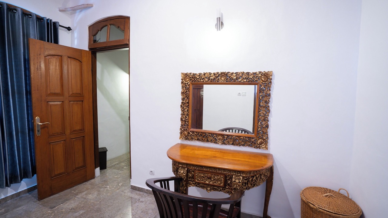 Photo of Bedroom in Kartika Plaza