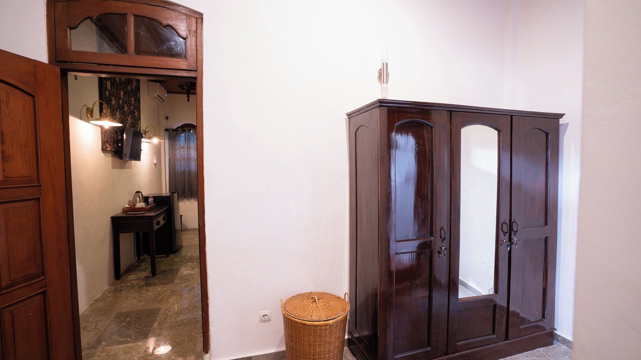 Photo of Bedroom in Kartika Plaza