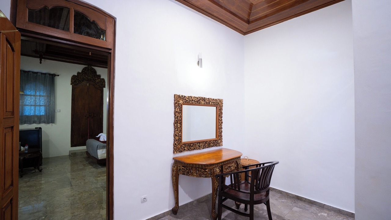 Photo of Bedroom in Kartika Plaza