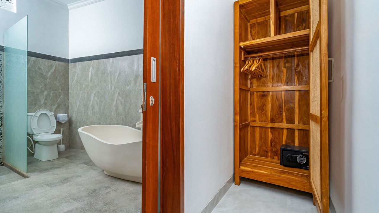 Photo of Bathroom in Singakerta