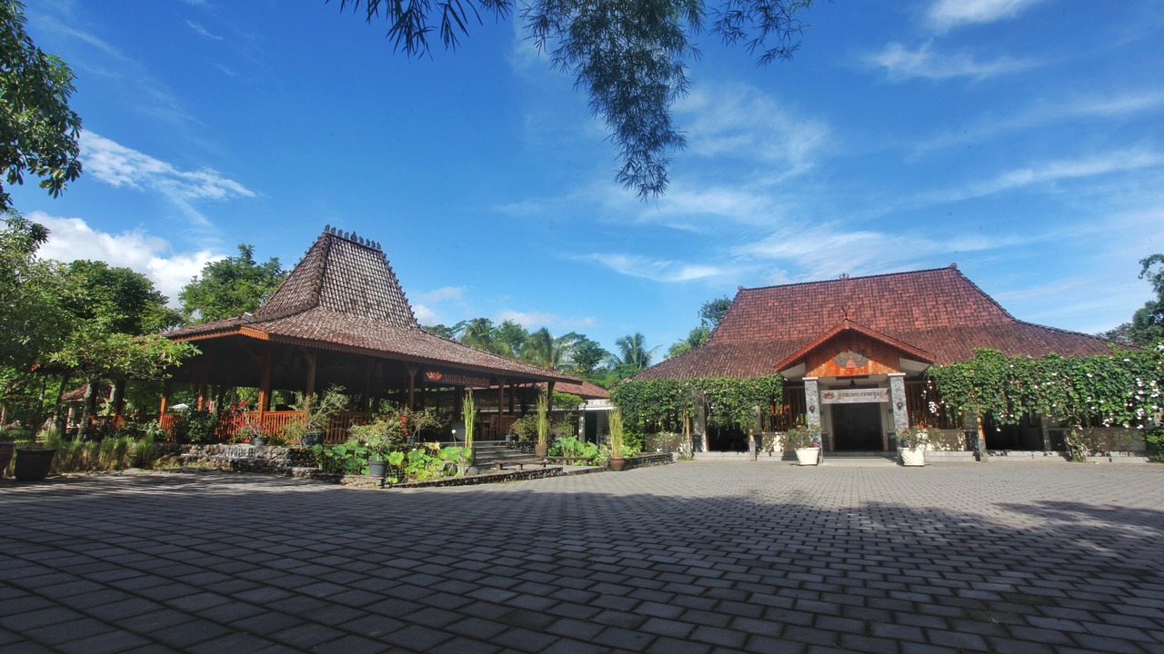 Photo of Others in Mendut