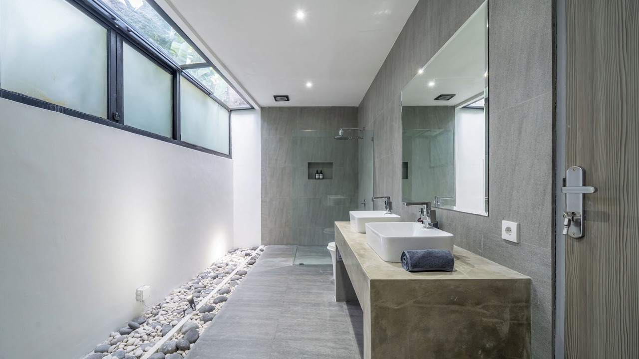 Photo of Bathroom in Padangsambian Klod