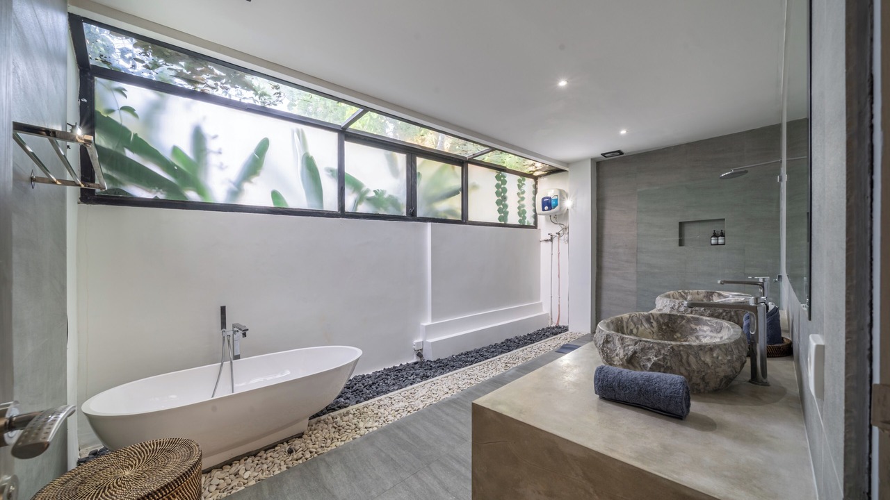 Photo of Bathroom in Padangsambian Klod