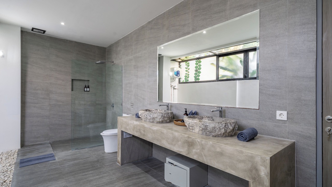 Photo of Bathroom in Padangsambian Klod