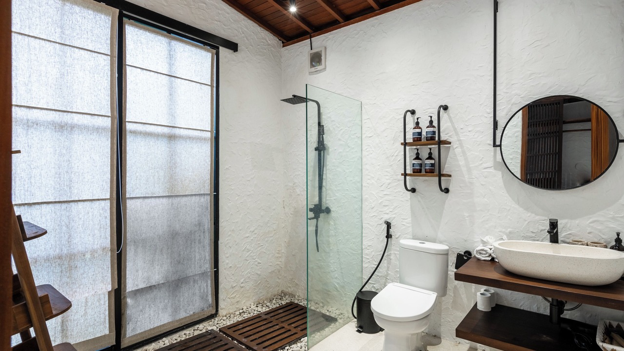 Photo of Bathroom in Petulu