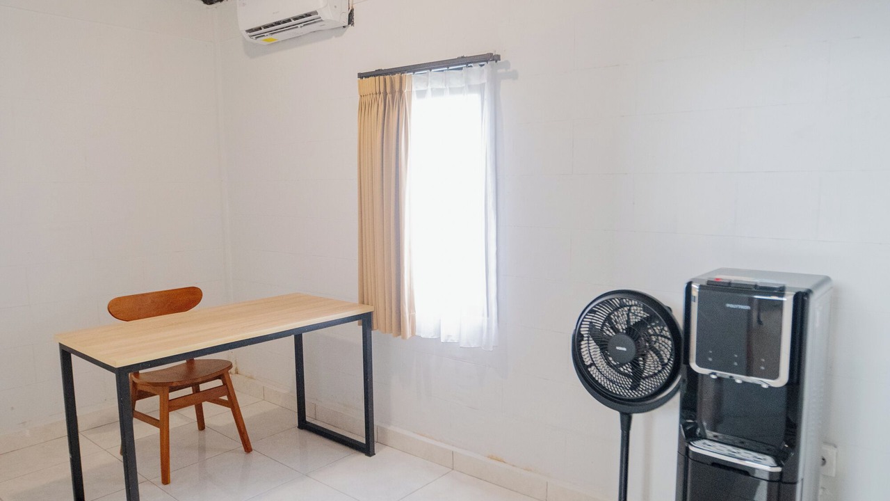 Photo of Bedroom in Tumbak Bayuh