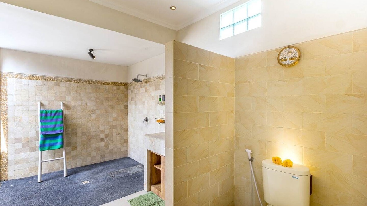 Photo of Bathroom in Sunset Road