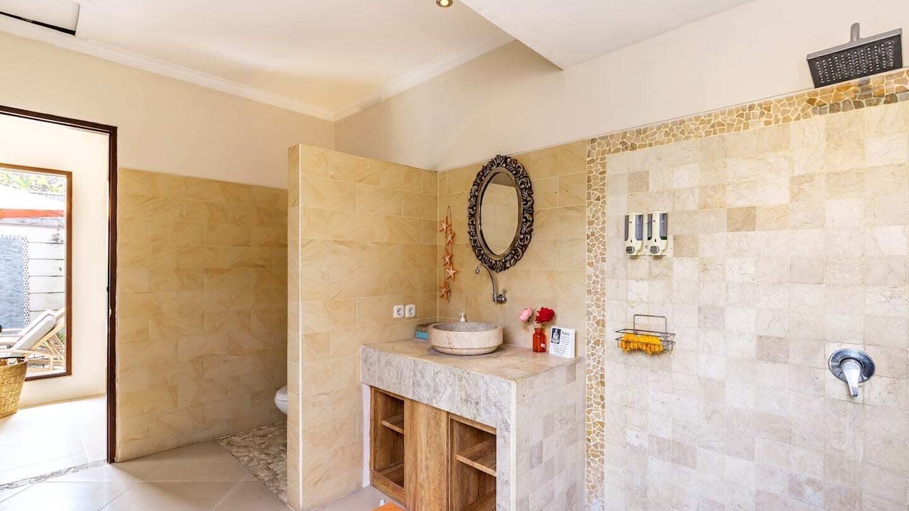 Photo of Bathroom in Sunset Road