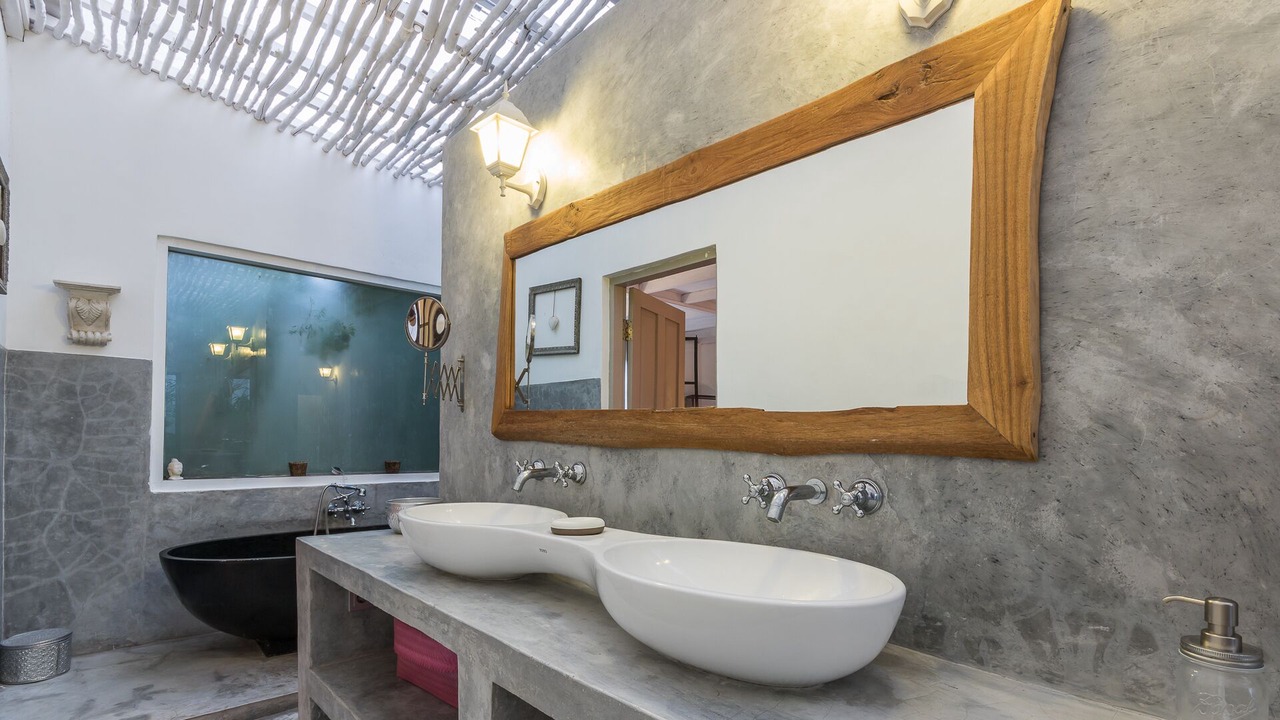 Photo of Bathroom in Sunset Road