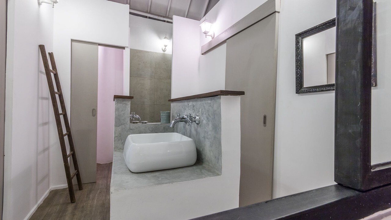Photo of Bathroom in Sunset Road
