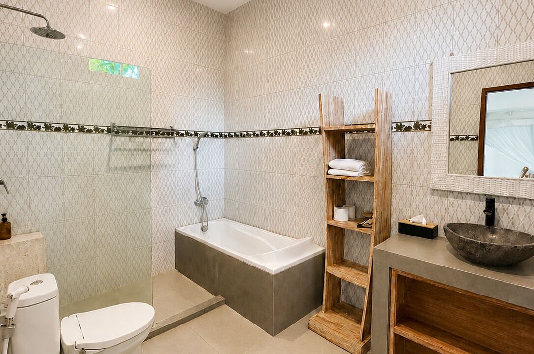 Photo of Bathroom in Petitenget