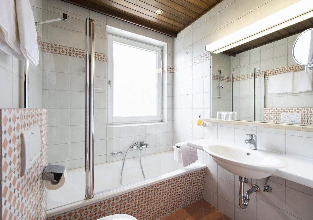 Photo of Bathroom in Seeham