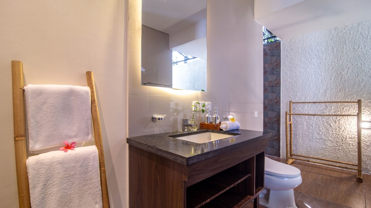 Photo of Bathroom in Lodtunduh