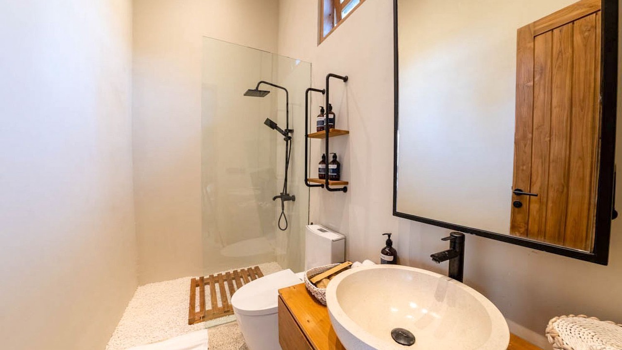 Photo of Bathroom in Singakerta