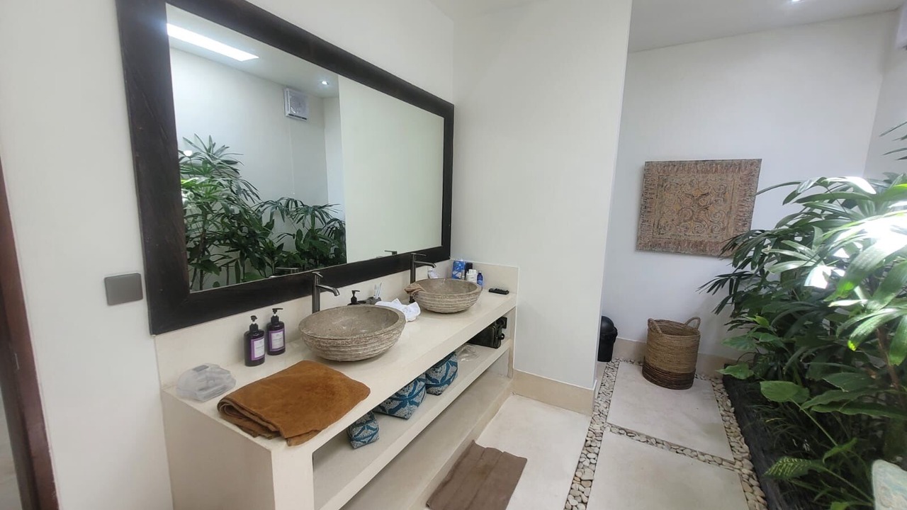 Photo of Bathroom in Sunset Road