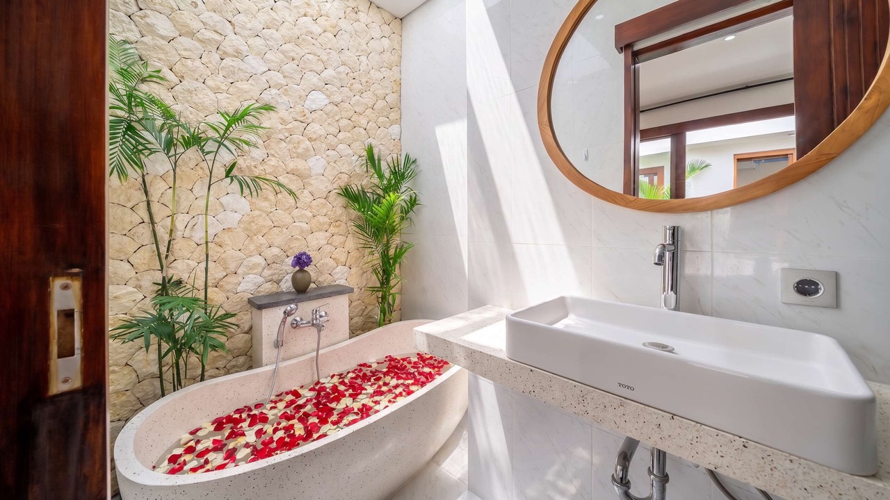 Photo of Bathroom in Padangsambian Klod