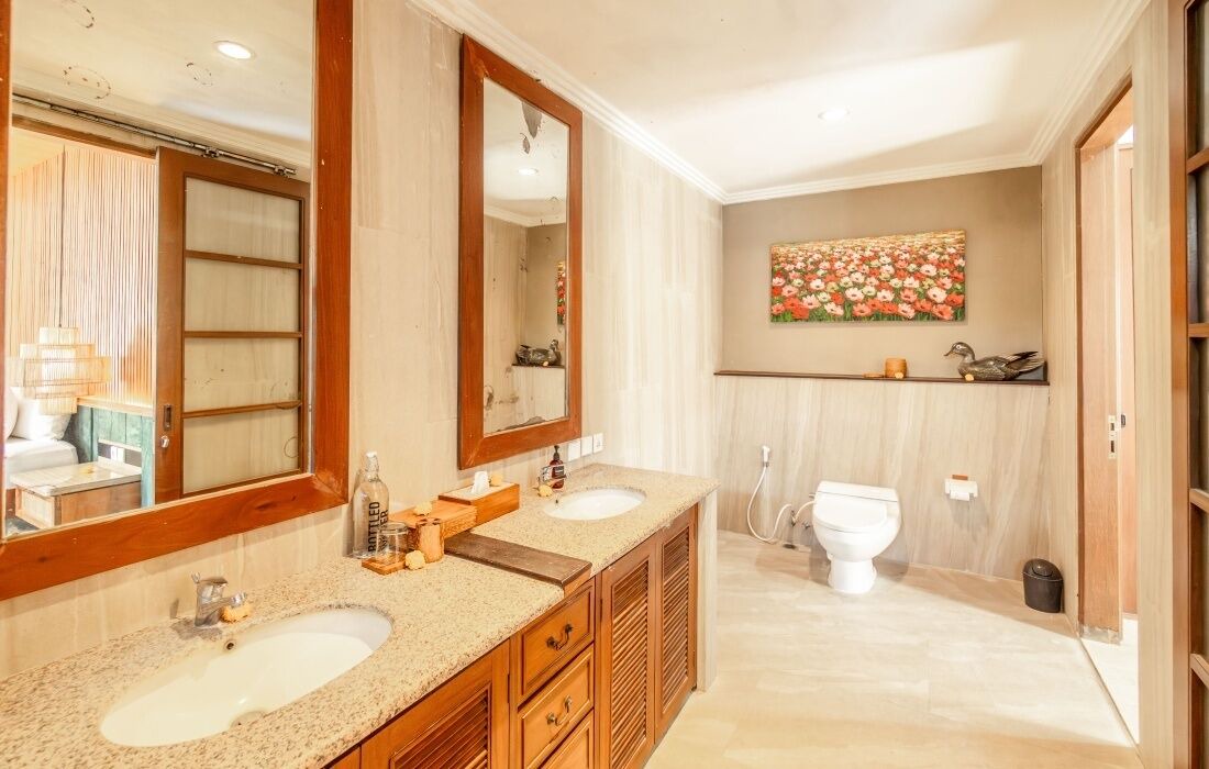 Photo of Bathroom in Petitenget