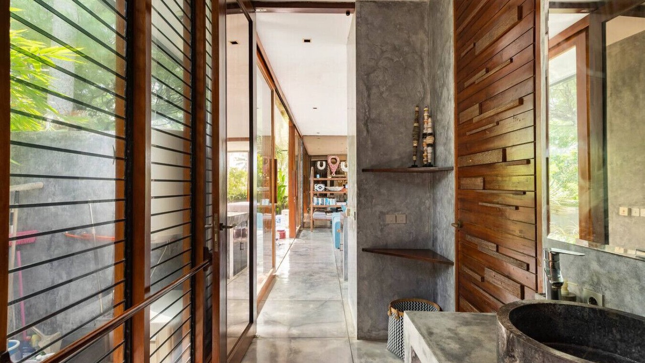 Photo of Bathroom in Suraberata