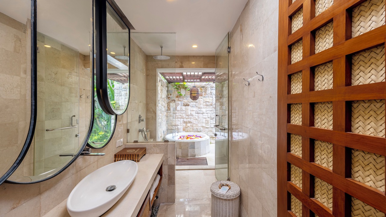 Photo of Bathroom in Sunset Road