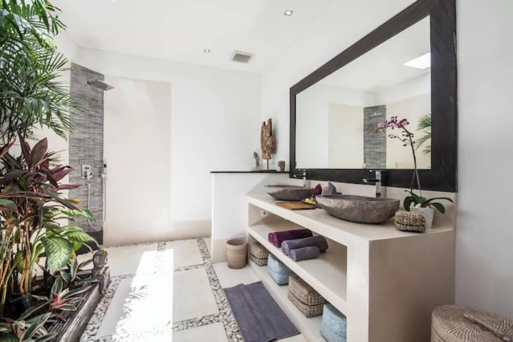 Photo of Bathroom in Sunset Road