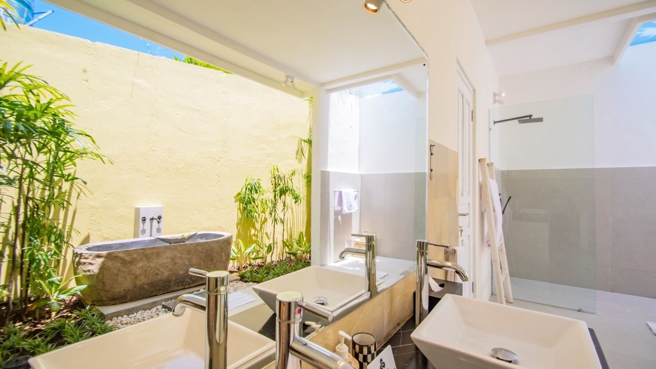 Photo of Bathroom in Sunset Road