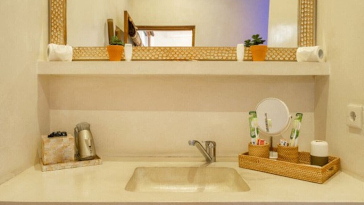 Photo of Bathroom in Sunset Road
