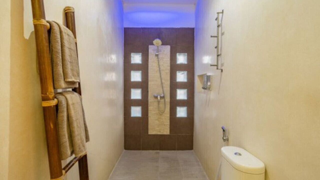 Photo of Bathroom in Sunset Road