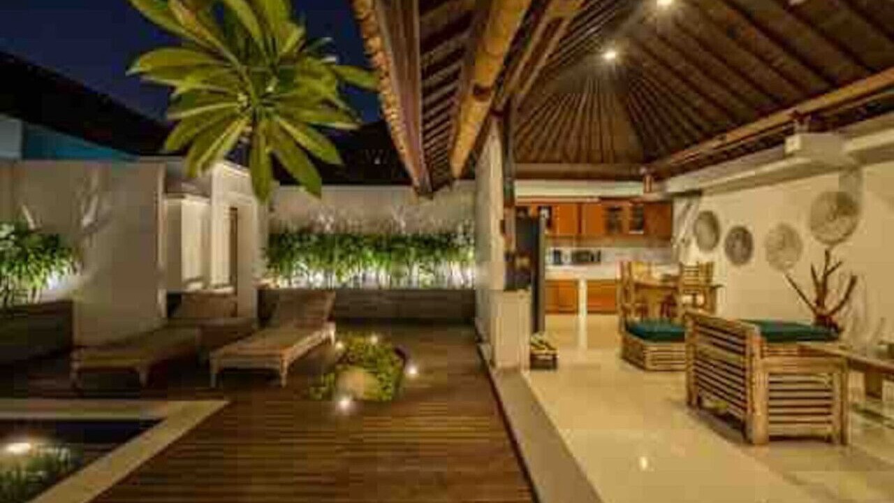 Photo of Patio Balcony in Sunset Road