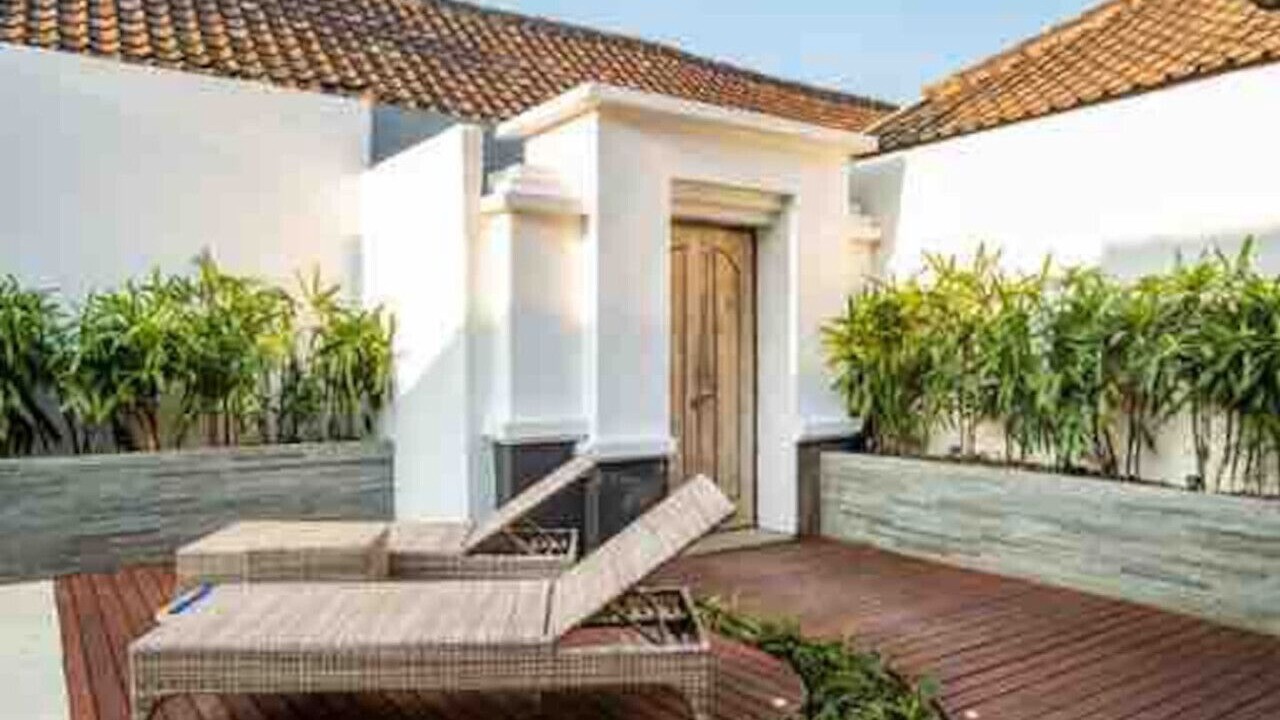 Photo of Patio Balcony in Sunset Road