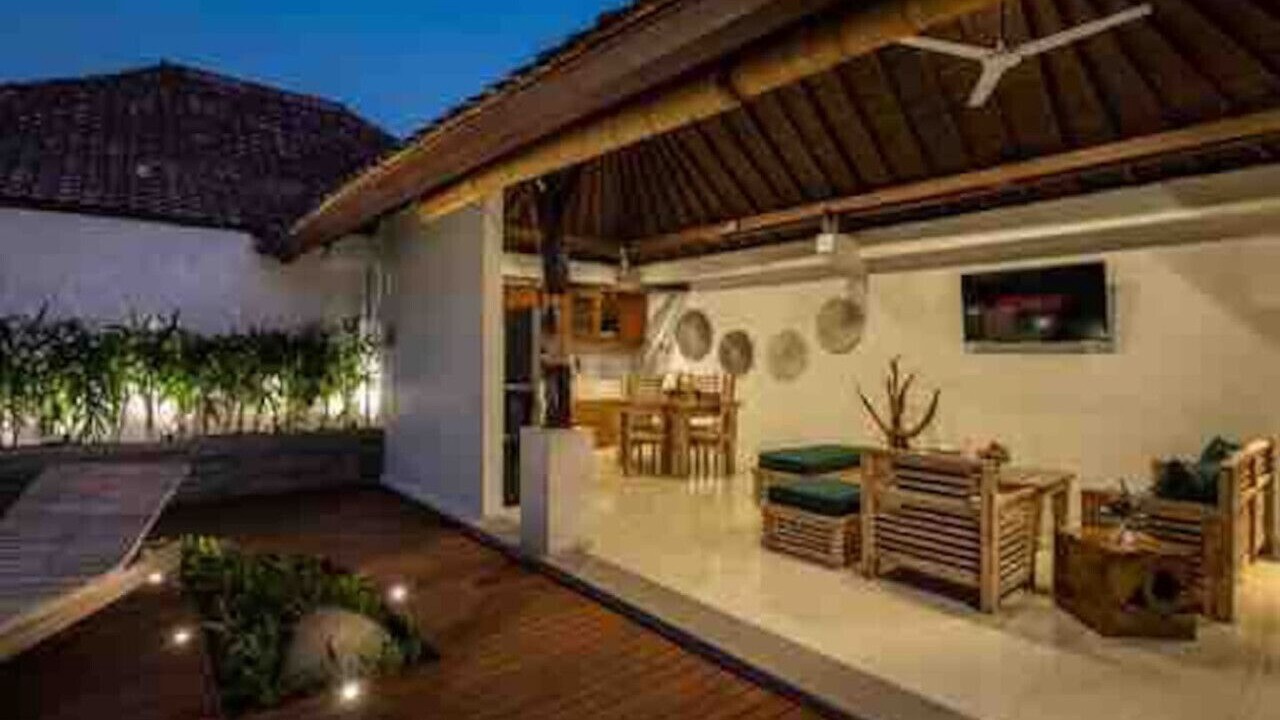 Photo of Patio Balcony in Sunset Road