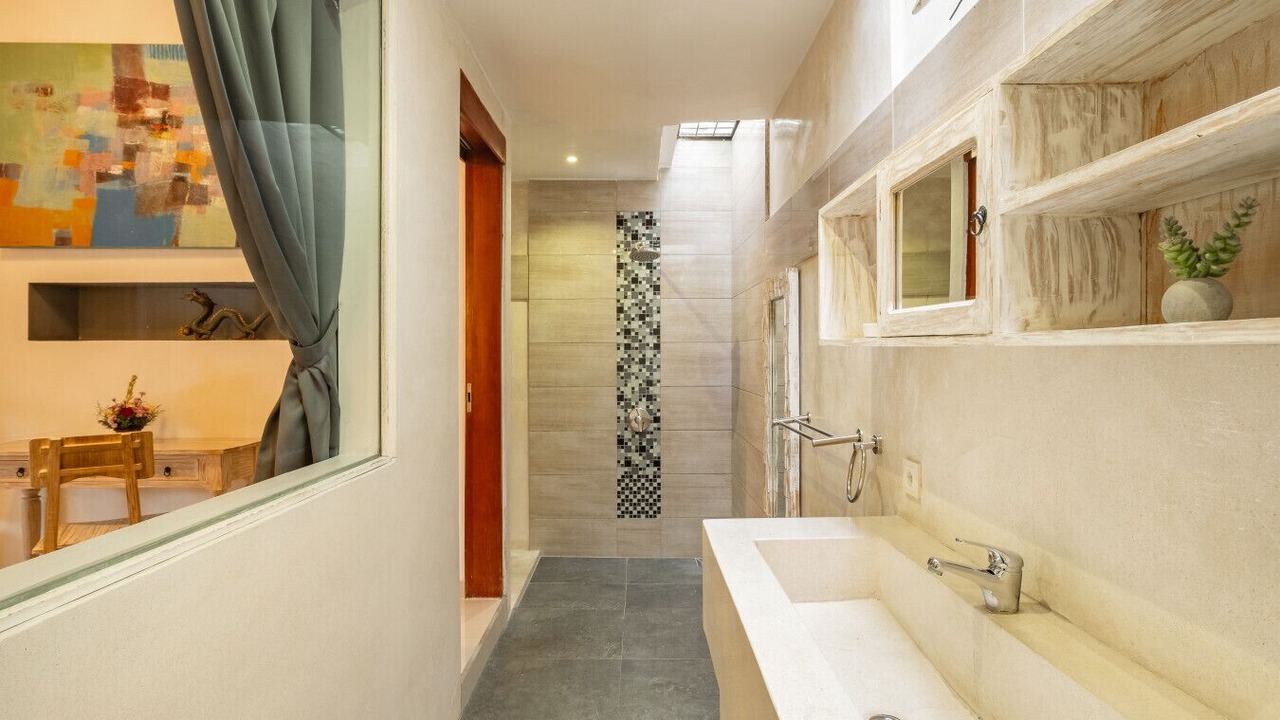 Photo of Bathroom in Sunset Road