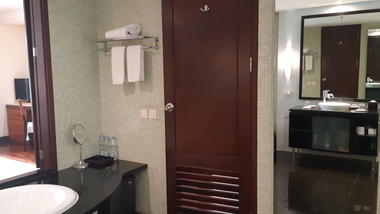 Photo of Bathroom in Mumbul