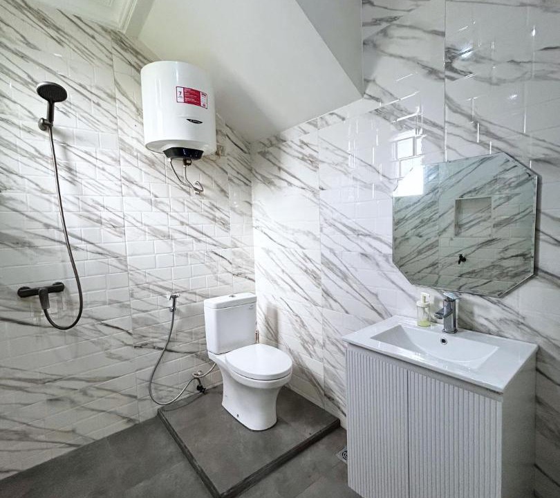 Photo of Bathroom in Batu