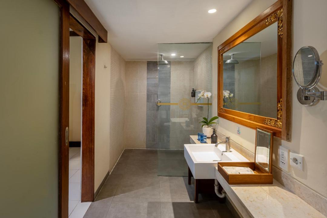 Photo of Bathroom in Petitenget