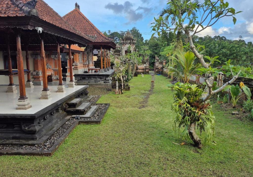 Photo of Others in Selat