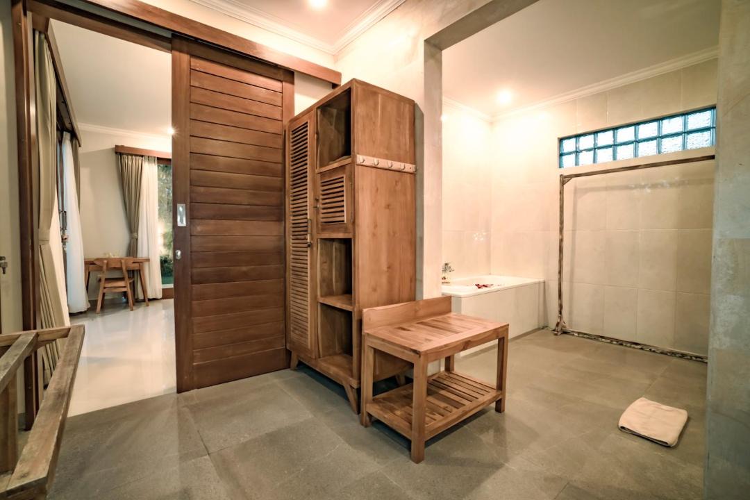 Photo of Bathroom in Kedewatan