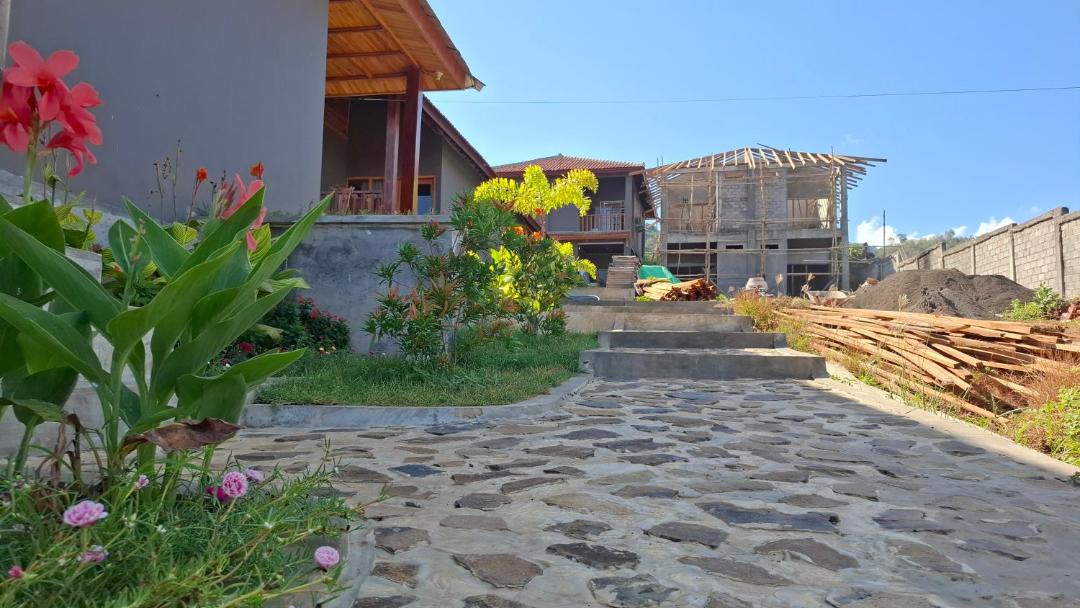 Photo of Others in Hu'u