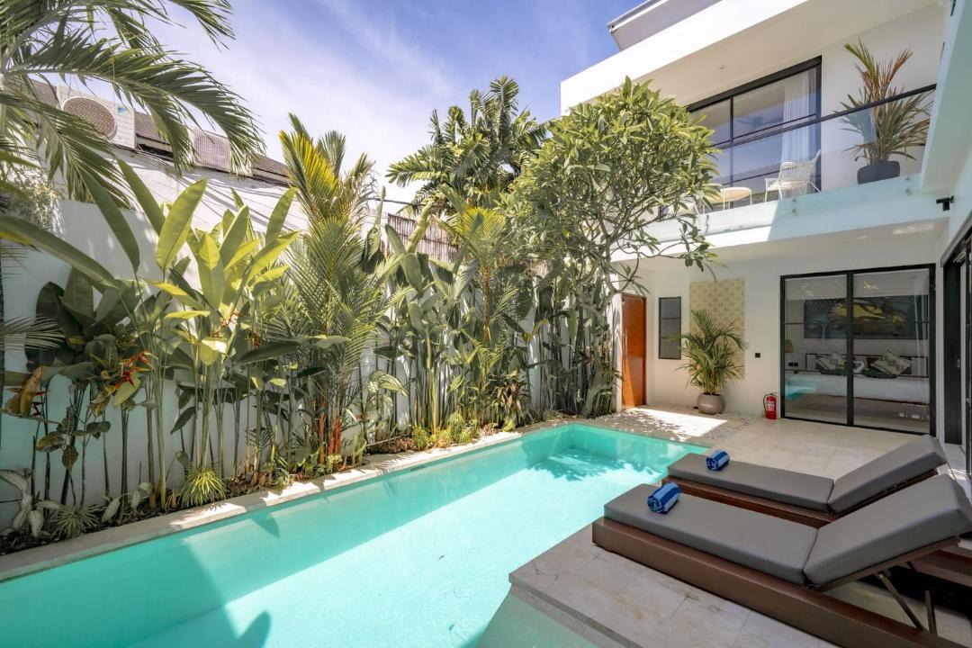 Photo of Patio Balcony in Sunset Road